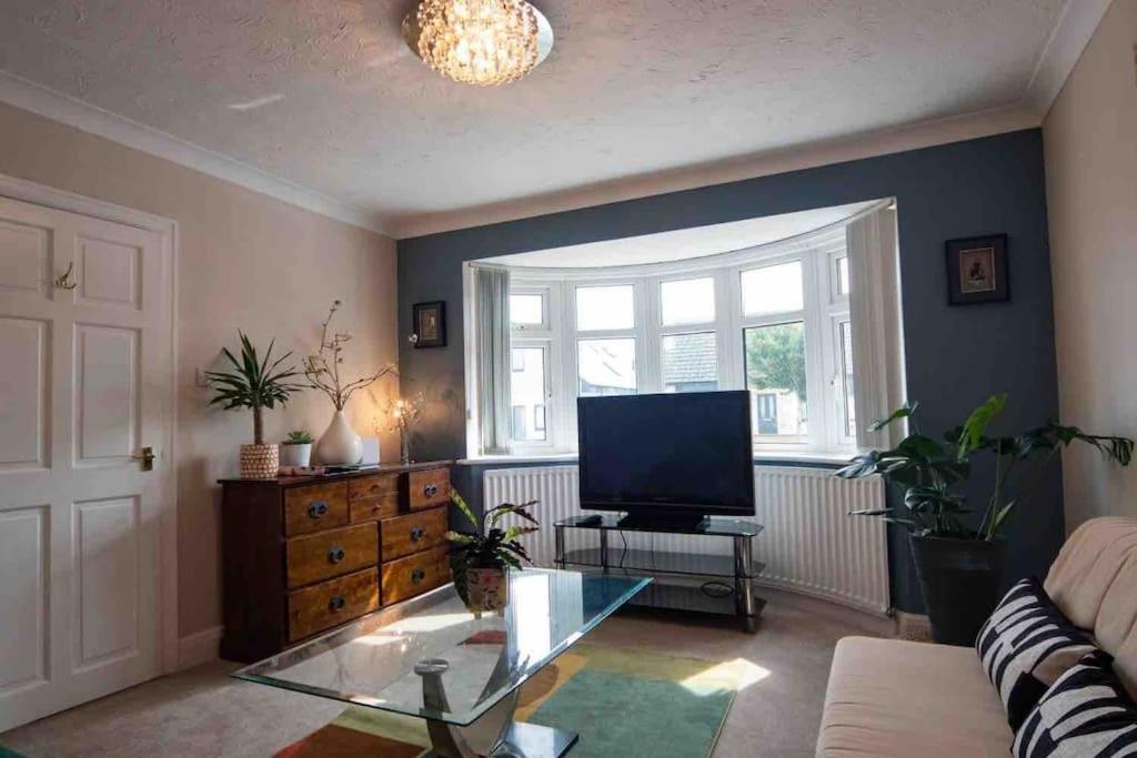 1 Bedroom Self Contained Apartment In Christchurch Winkton Kültér fotó