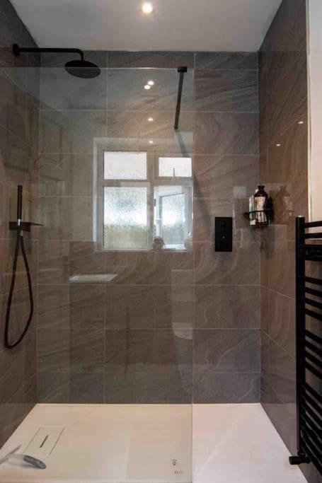 1 Bedroom Self Contained Apartment In Christchurch Winkton Kültér fotó