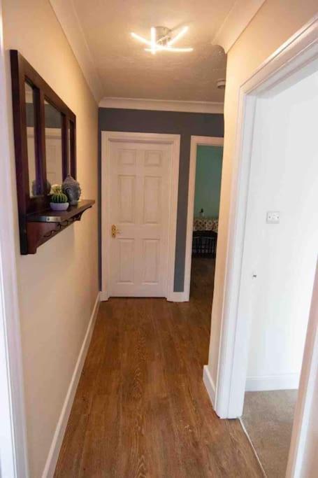 1 Bedroom Self Contained Apartment In Christchurch Winkton Kültér fotó