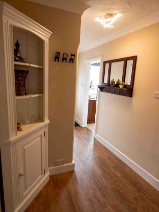 1 Bedroom Self Contained Apartment In Christchurch Winkton Kültér fotó