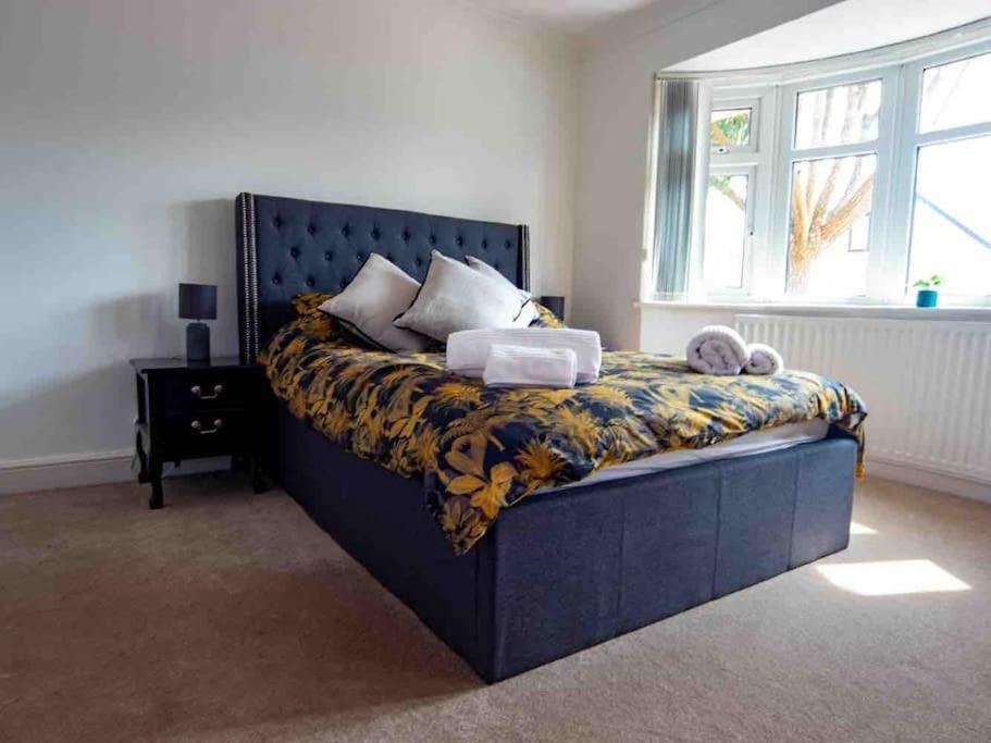 1 Bedroom Self Contained Apartment In Christchurch Winkton Kültér fotó